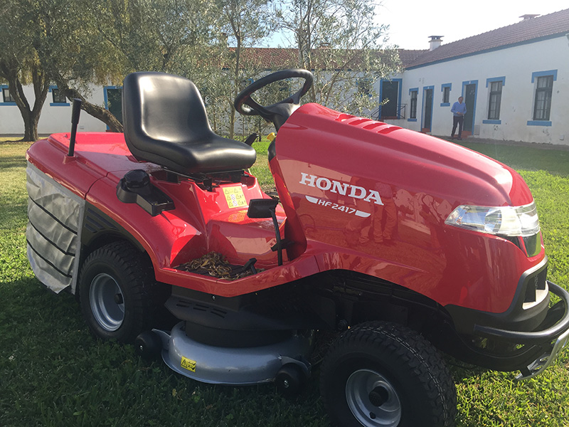 Trator Corta Relva Honda HF 2717